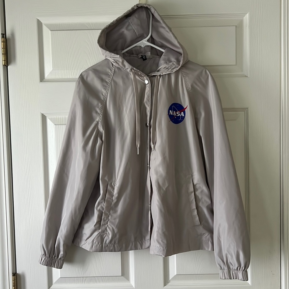 H&M Divided - Gray NASA Windbreaker w/ Hood & Snap Front Women’s Sz Medium‎